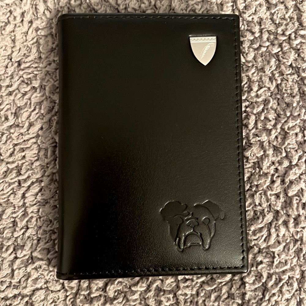 Aspinal of London black leather and grey snakeskin inside 6-pckt card case.